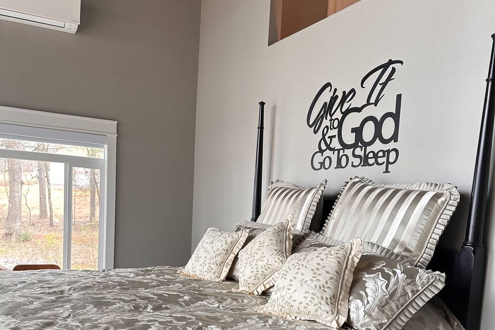 Photo of Bedroom in Nacogdoches