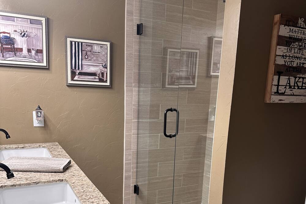Photo of Bathroom in Nacogdoches