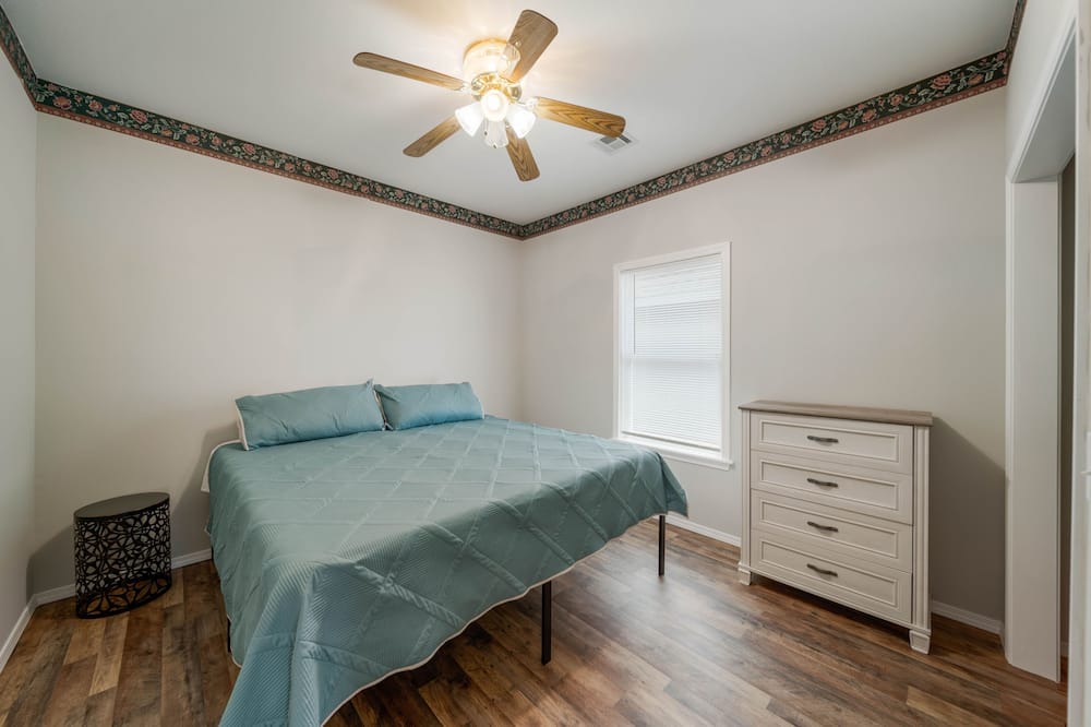 Photo of Bedroom in Moodys