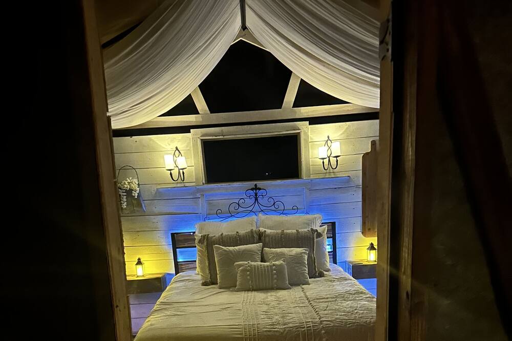 Photo of Bedroom in New Caney