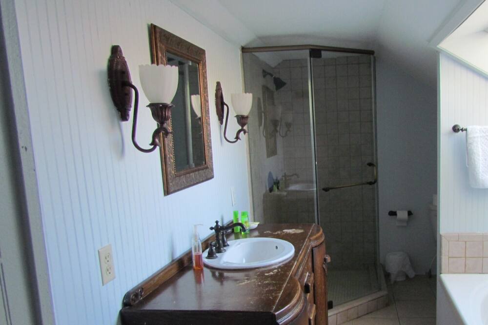 Photo of Bathroom in Natchitoches