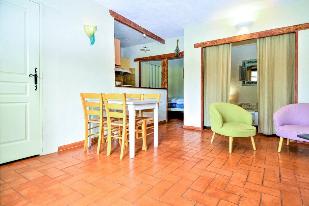 Photo of Bedroom in Saint-Andre-d'Olerargues