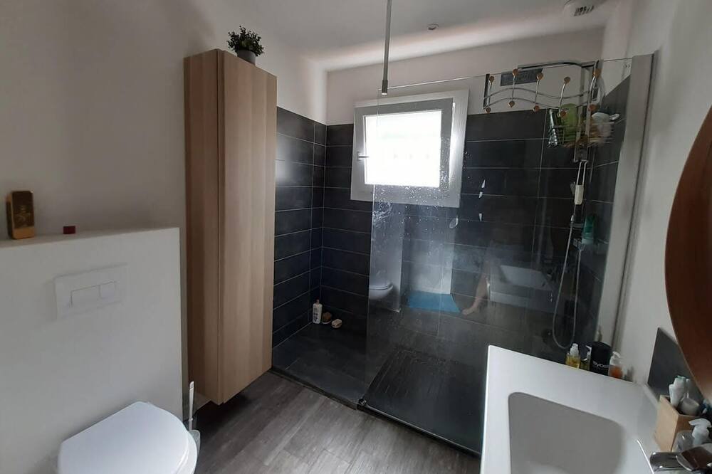 Photo of Bathroom in Generac