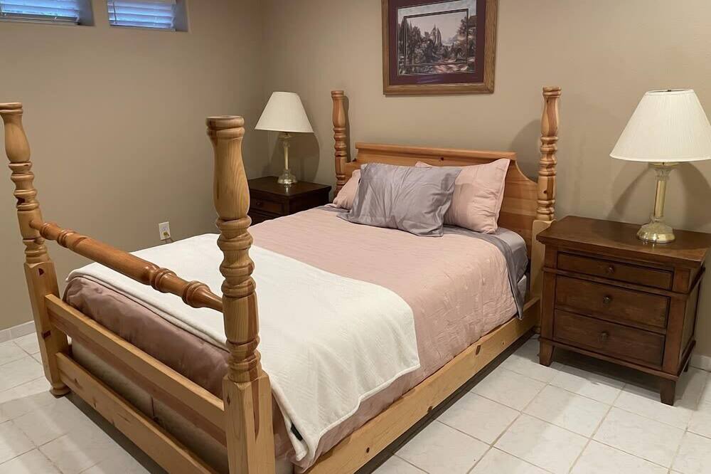 Photo of Others in Roslyn Ridge