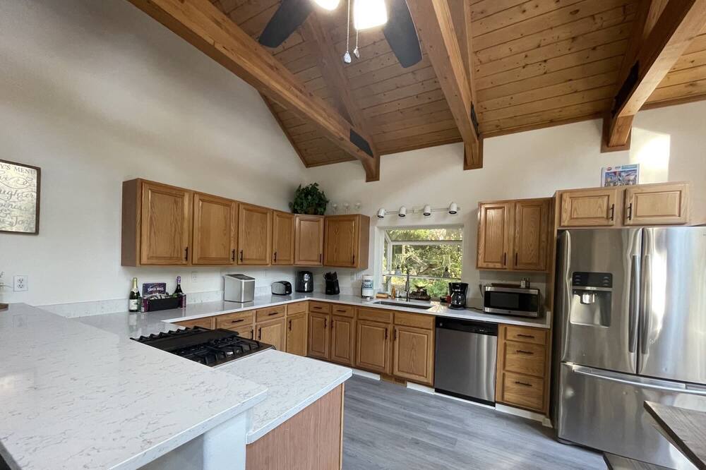 Photo of Others in Roslyn Ridge