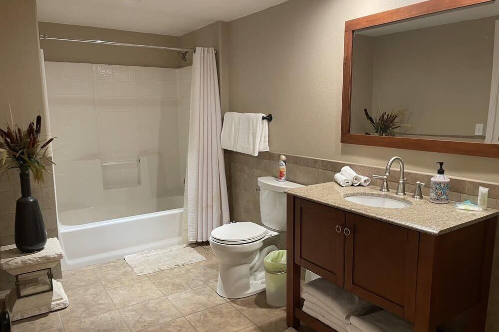 Photo of Others in Roslyn Ridge