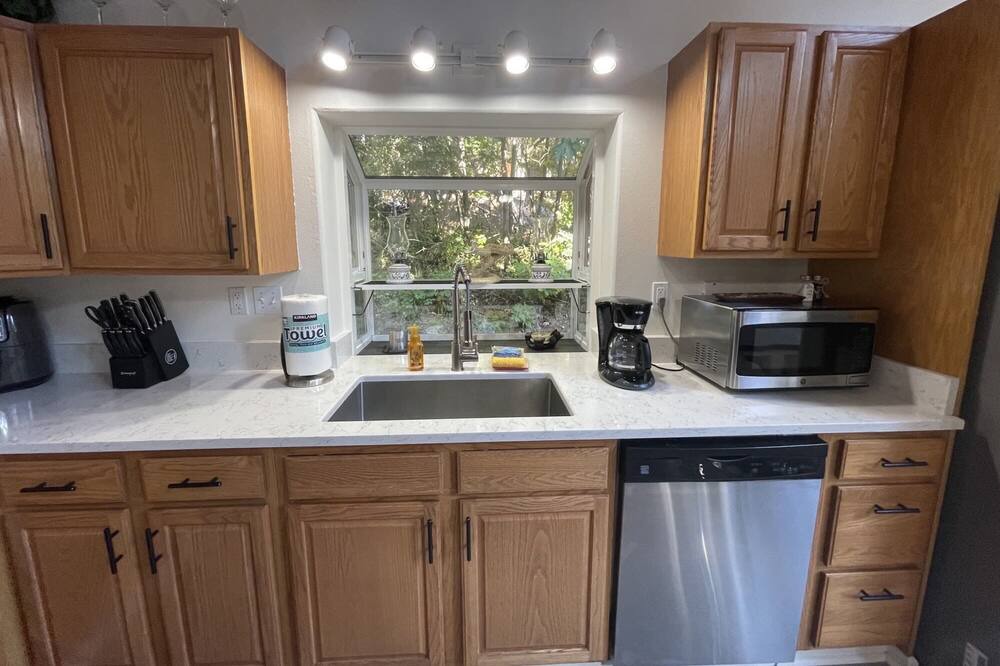 Photo of Others in Roslyn Ridge