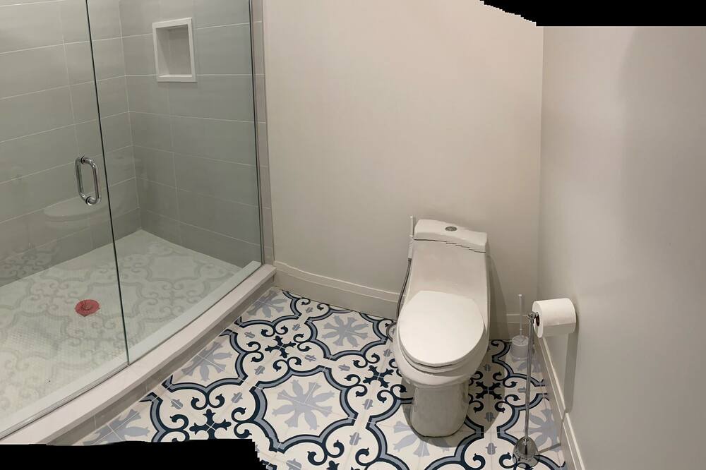 Photo of Bathroom in LaSalle