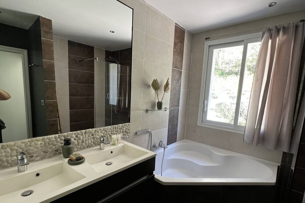 Photo of Bathroom in Couladere