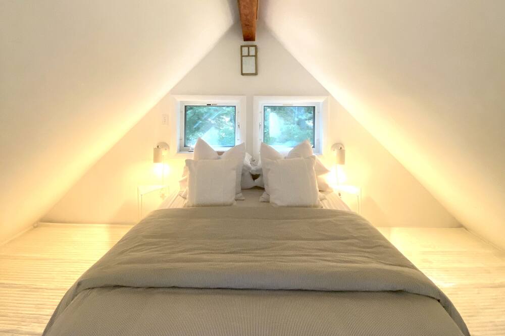 Photo of Bedroom in Pond Eddy