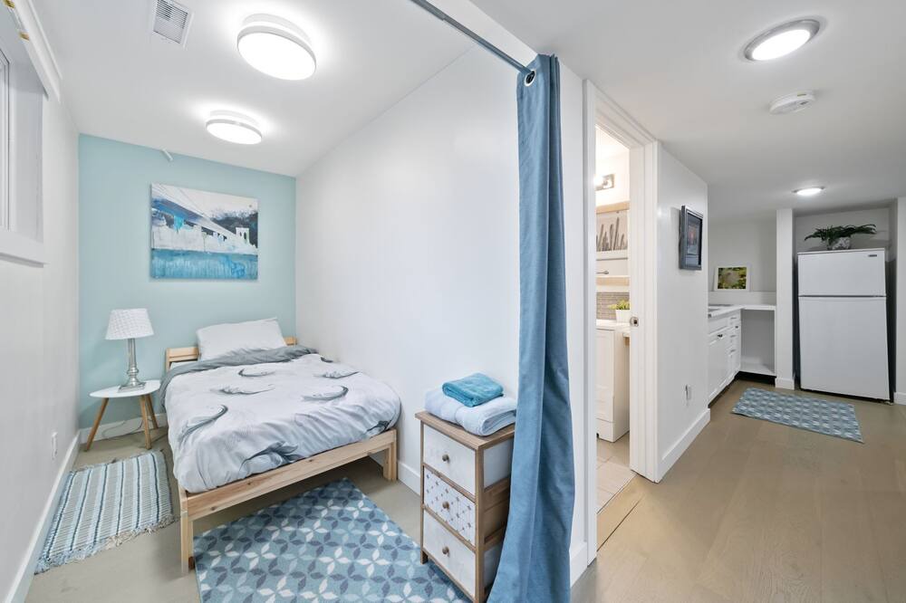 Photo of Bedroom in Inglewood