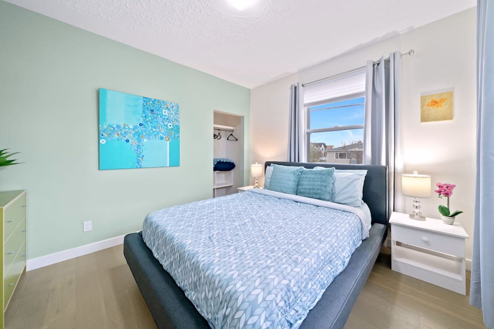 Photo of Bedroom in Inglewood