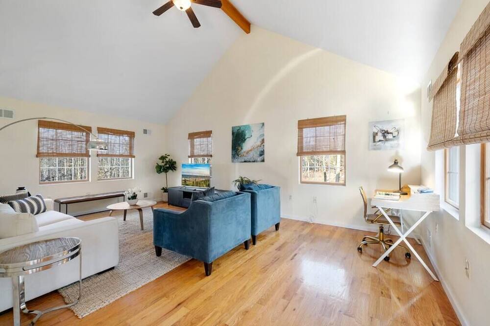 Photo of Bedroom in Washingtonville