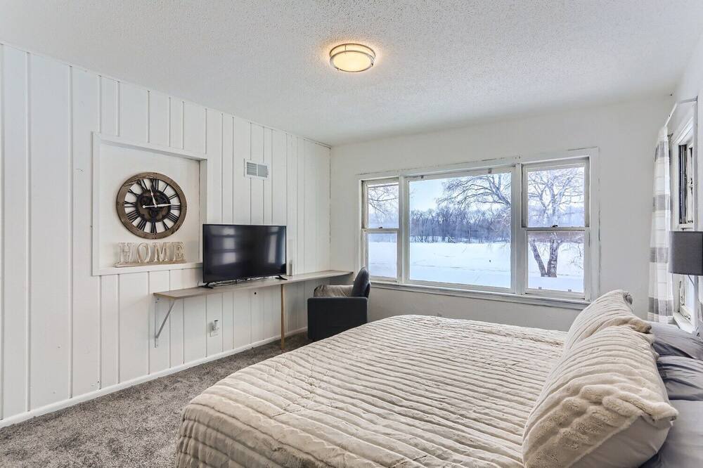 Photo of Bedroom in Crystal