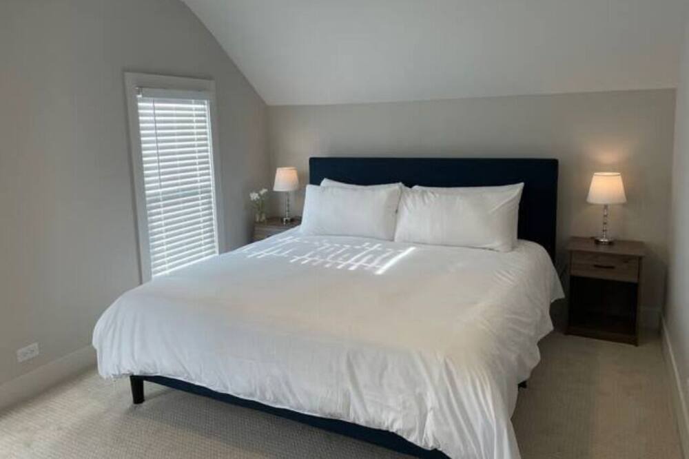 Photo of Bedroom in Lake Bluff
