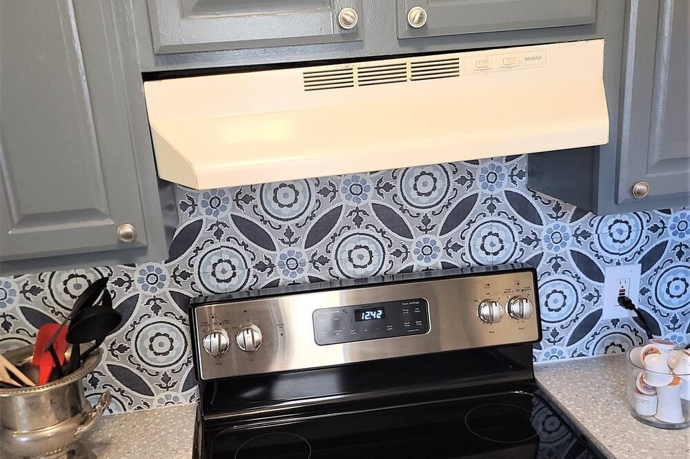 Photo of Kitchen in Northwest Los Angeles Heights