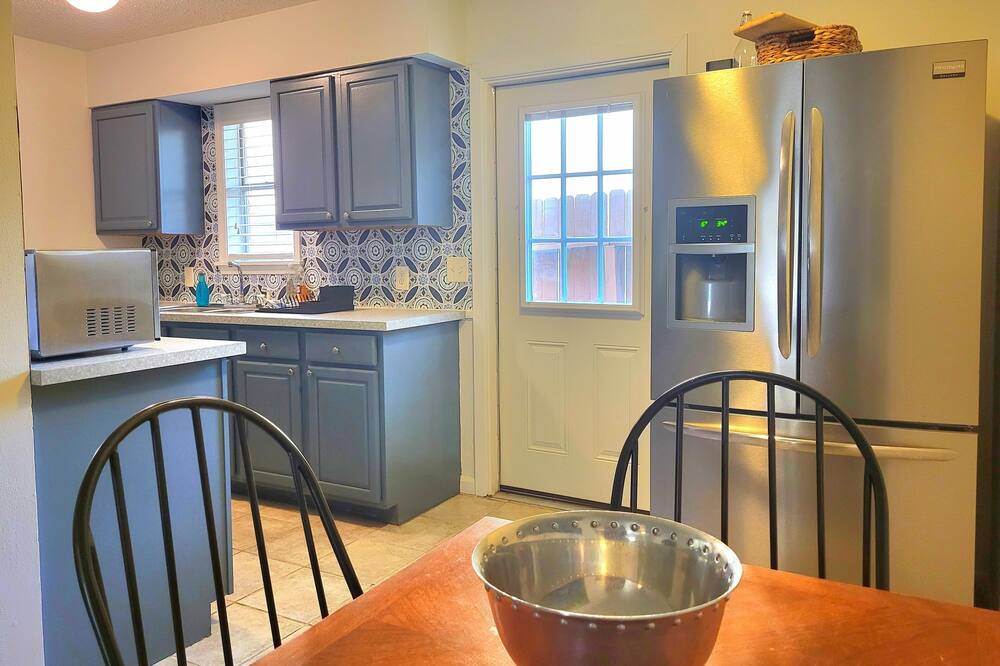 Photo of Kitchen in Northwest Los Angeles Heights