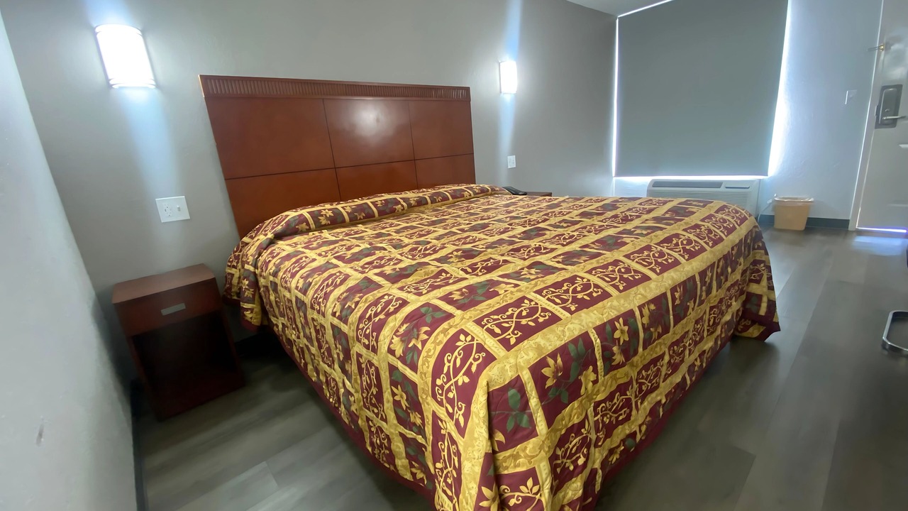 Photo of Bedroom in Forest Park