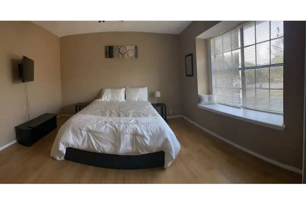 Photo of Bedroom in Leon Valley