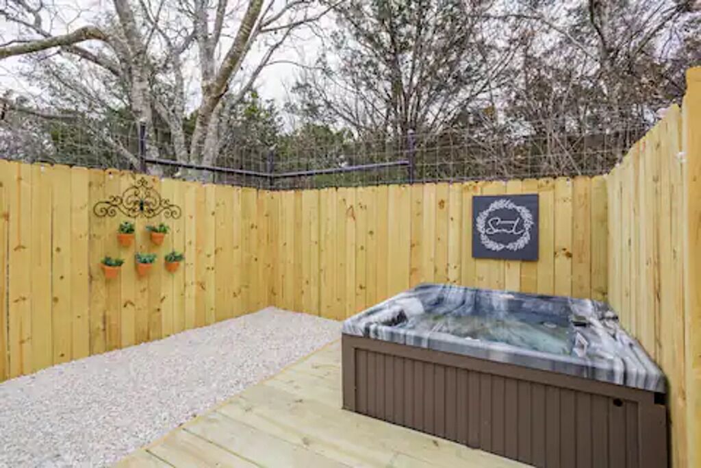 Photo of Outdoor in Spring Branch