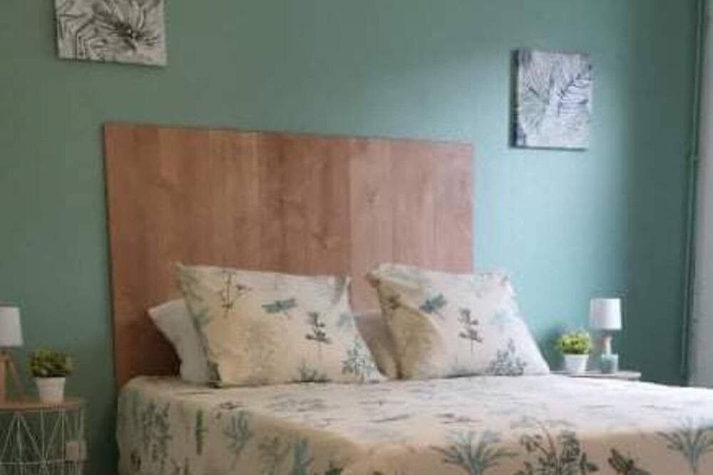 Photo of Bedroom in Ablon