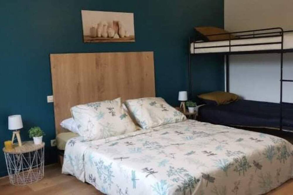 Photo of Bedroom in Ablon