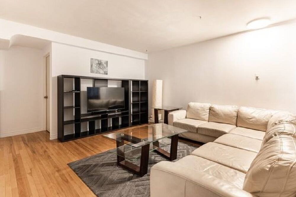 Photo of Livingroom in Latin Quarter
