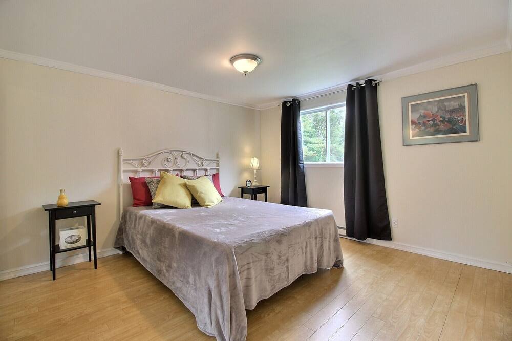 Photo of Bedroom in Saint-Alexis-des-Monts