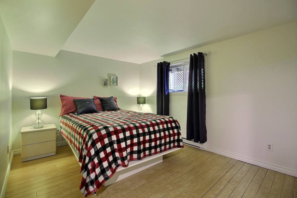 Photo of Bedroom in Saint-Alexis-des-Monts