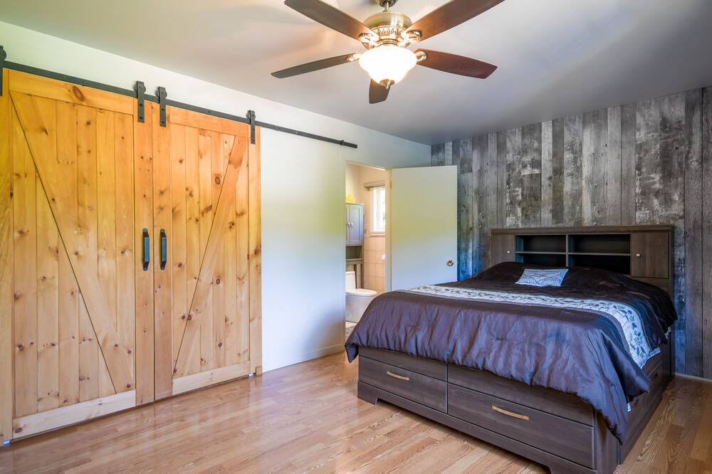 Photo of Bedroom in Saint-Alexis-des-Monts