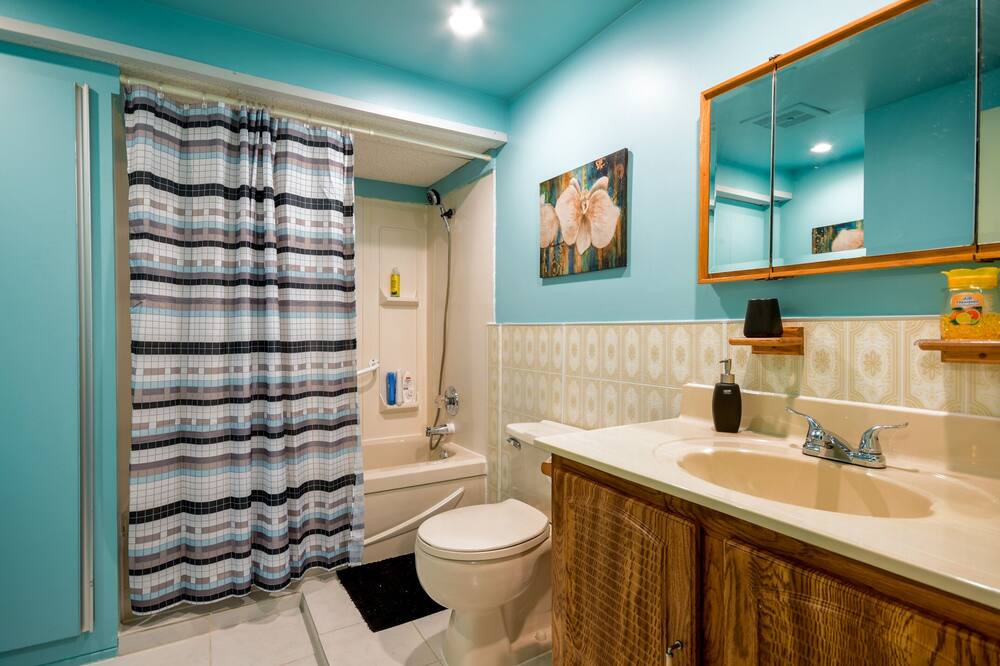 Photo of Bathroom in Saint-Alexis-des-Monts