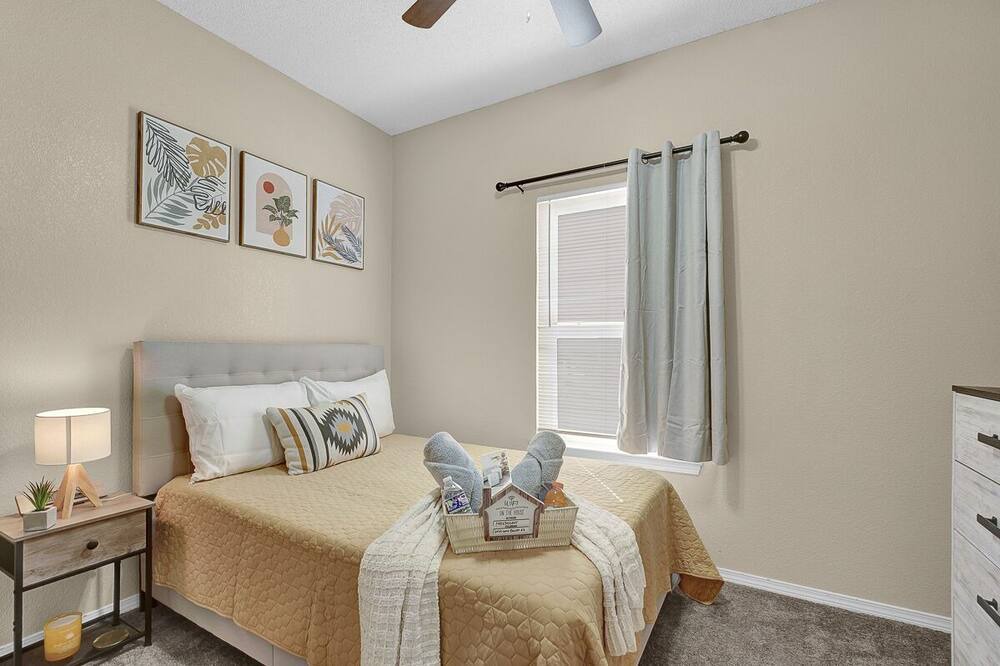 Photo of Bedroom in Biggs Field