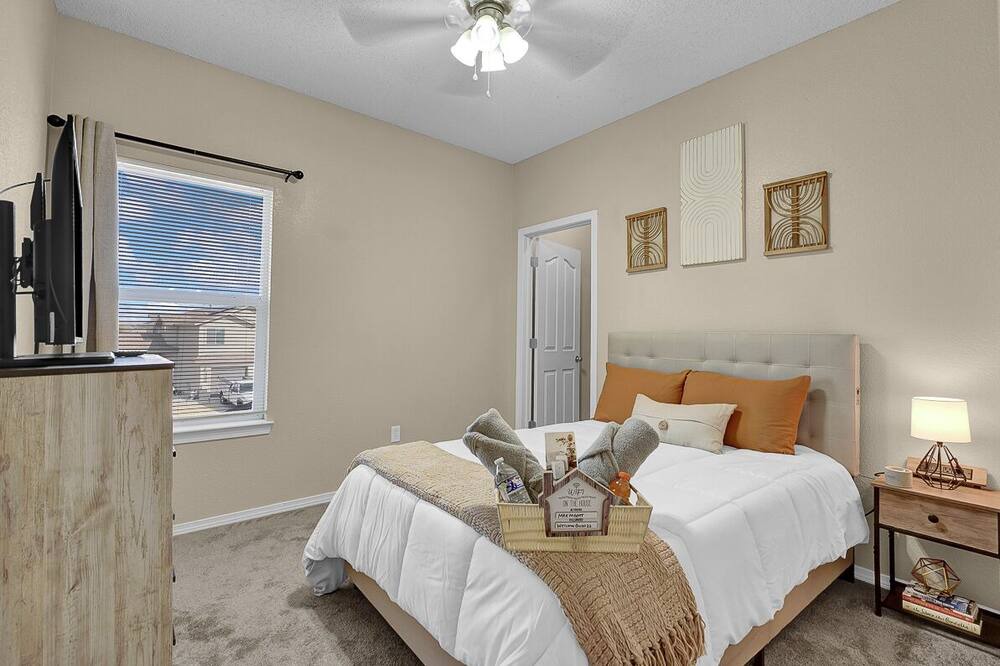 Photo of Bedroom in Biggs Field