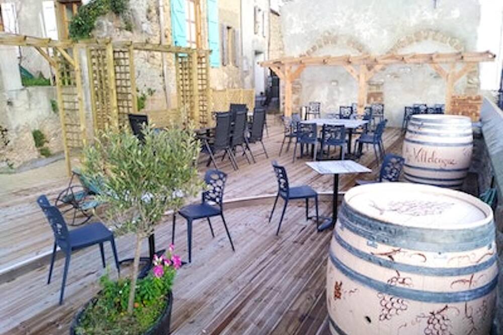 Photo of Outdoor in Loupia