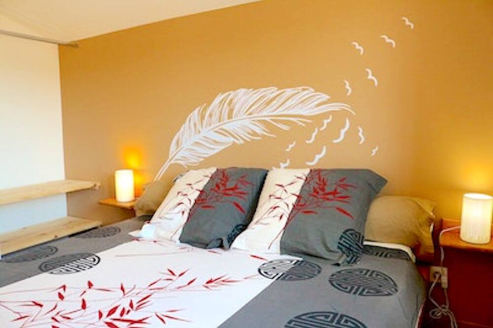 Photo of Bedroom in Loupia