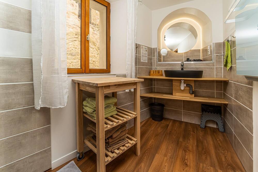 Photo of Bathroom in Loupia