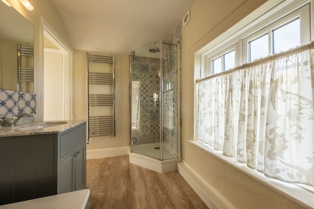 Photo of Bathroom in Deepdale