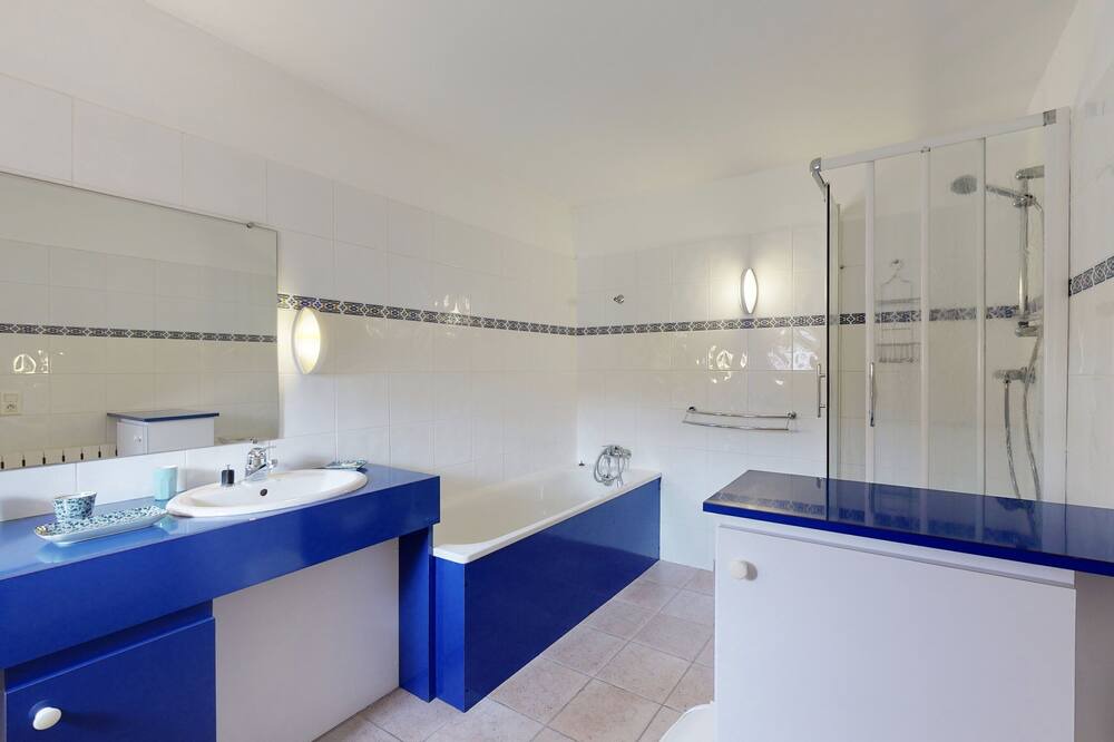 Photo of Bathroom in Beauteville