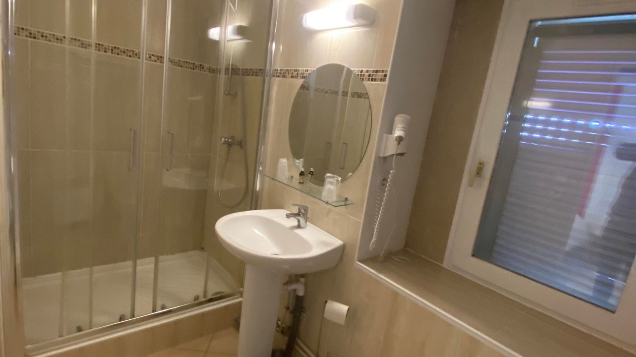 Photo of Bathroom in Azay-le-Rideau