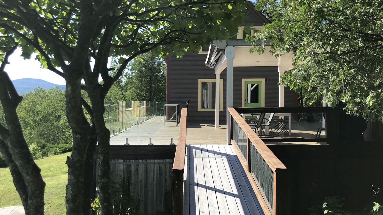 Photo of Outdoor in Bolton-Est