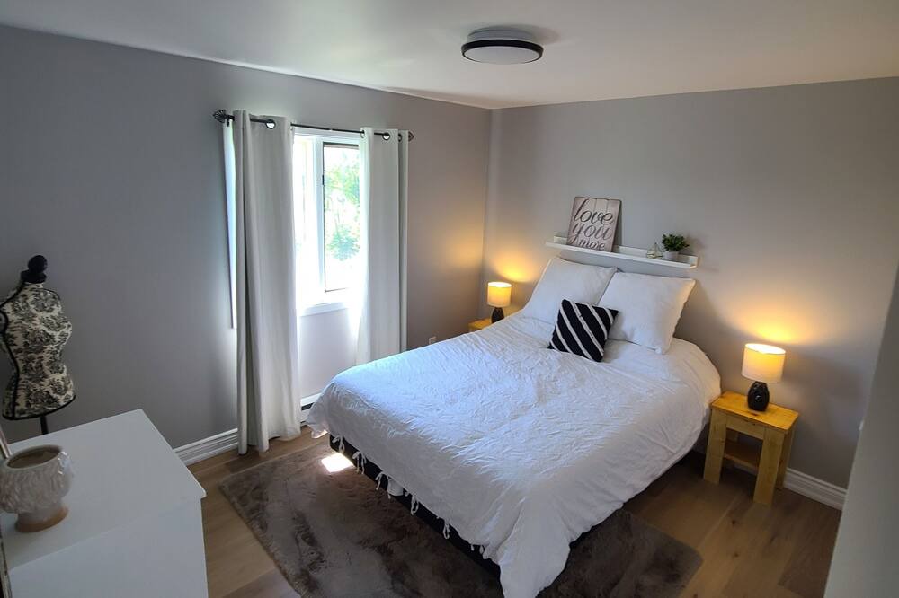 Photo of Bedroom in Malone