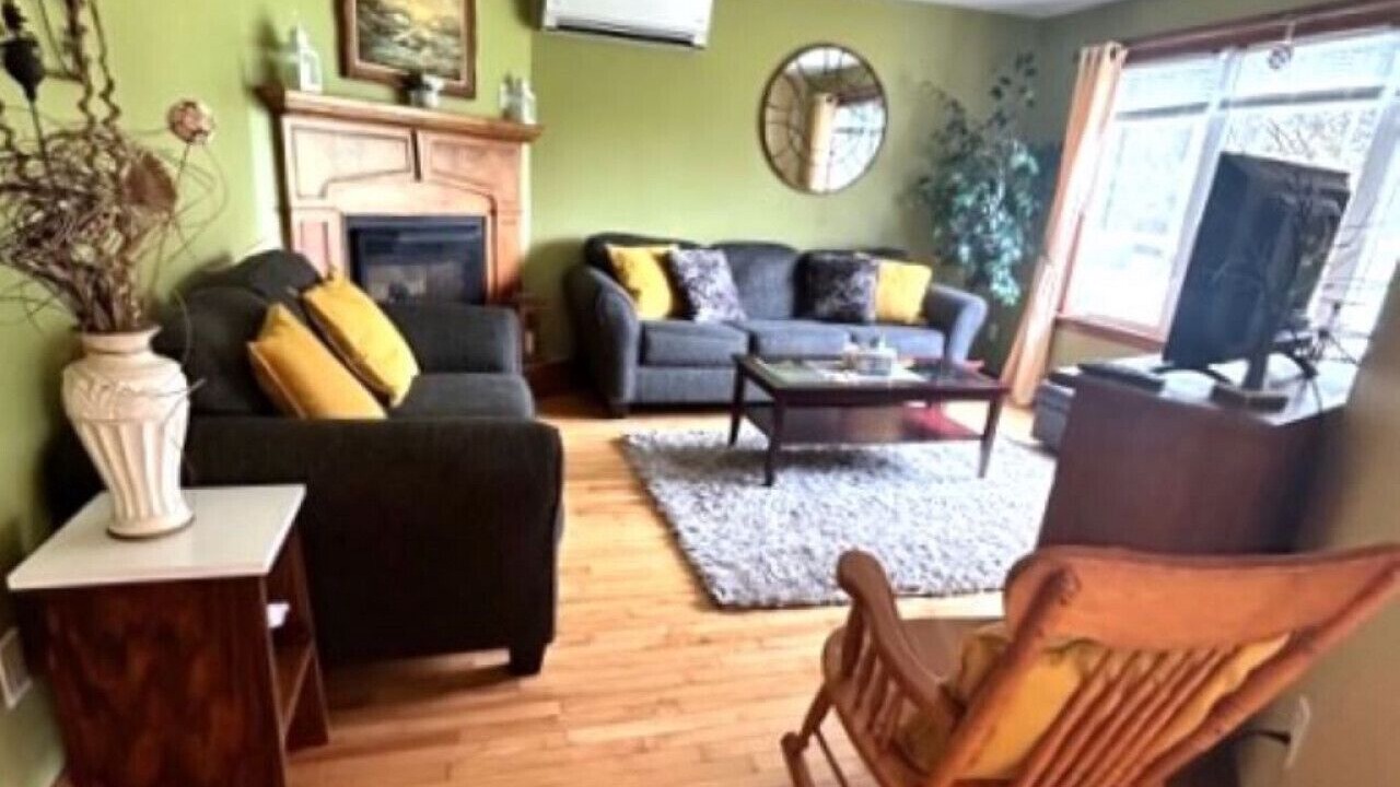 Photo of Livingroom in Fairview