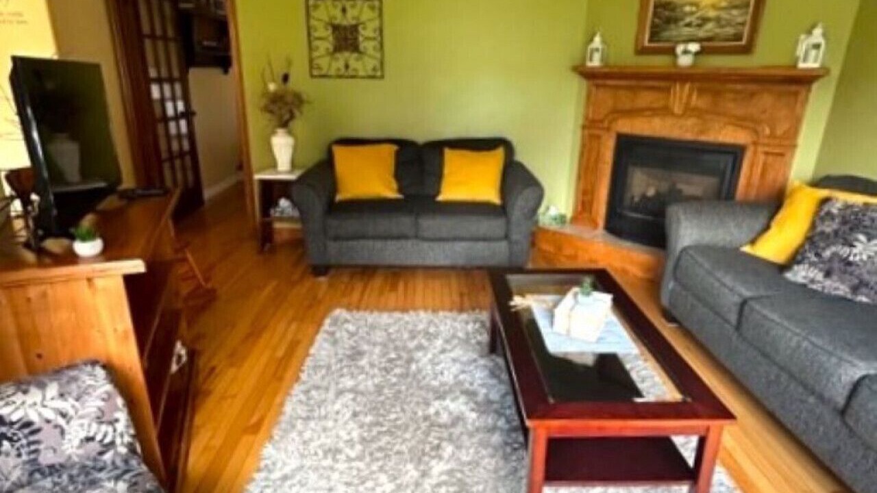 Photo of Livingroom in Fairview