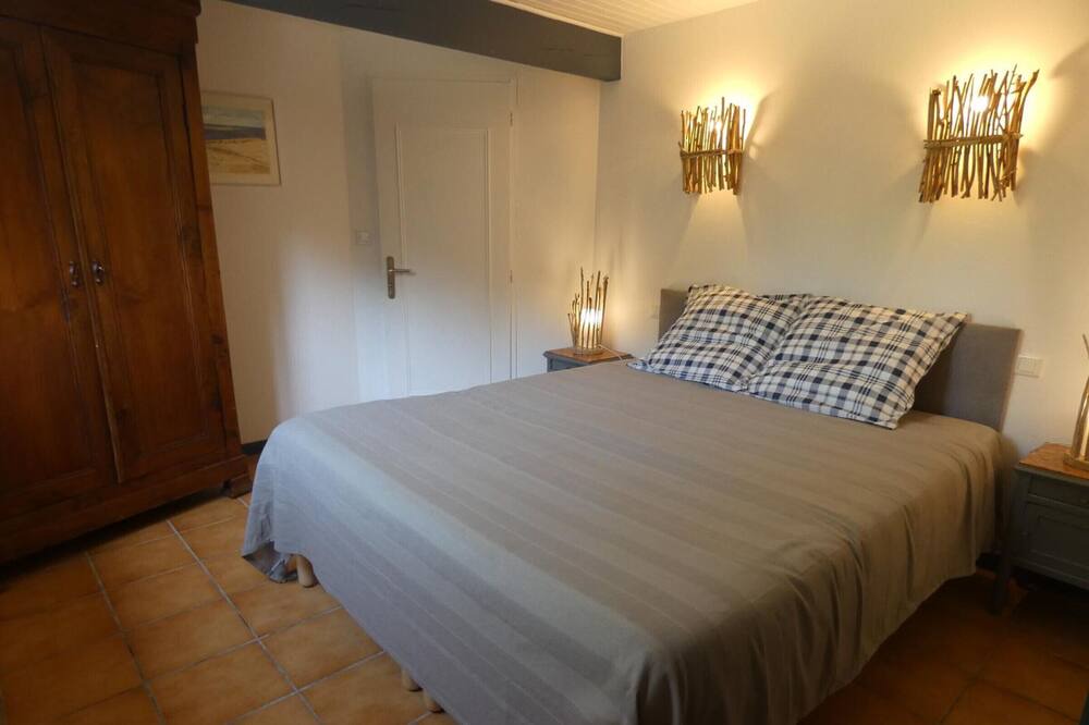 Photo of Bedroom in Belis
