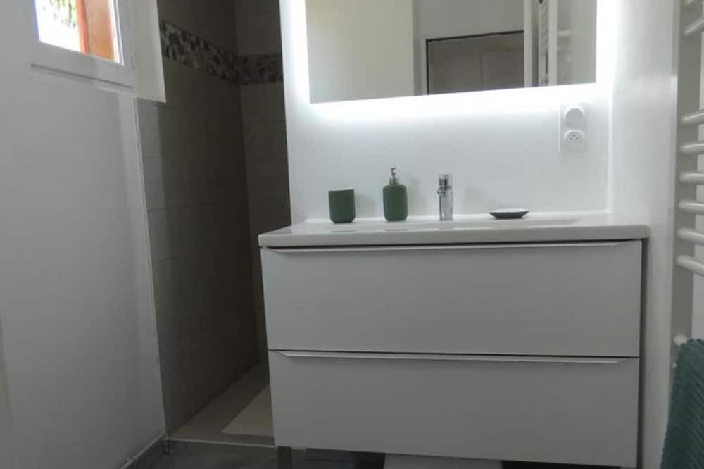 Photo of Bathroom in Belis