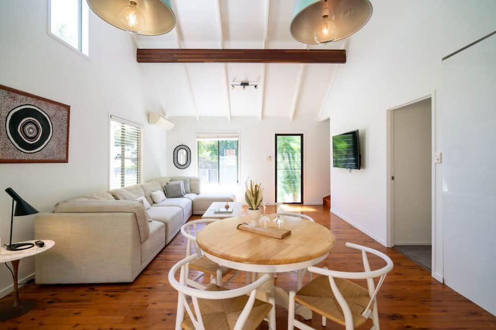 Photo of Others in West Burleigh