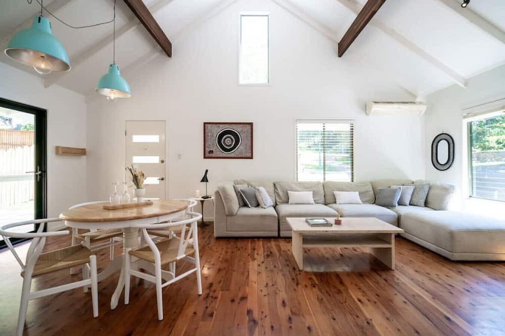 Photo of Others in West Burleigh