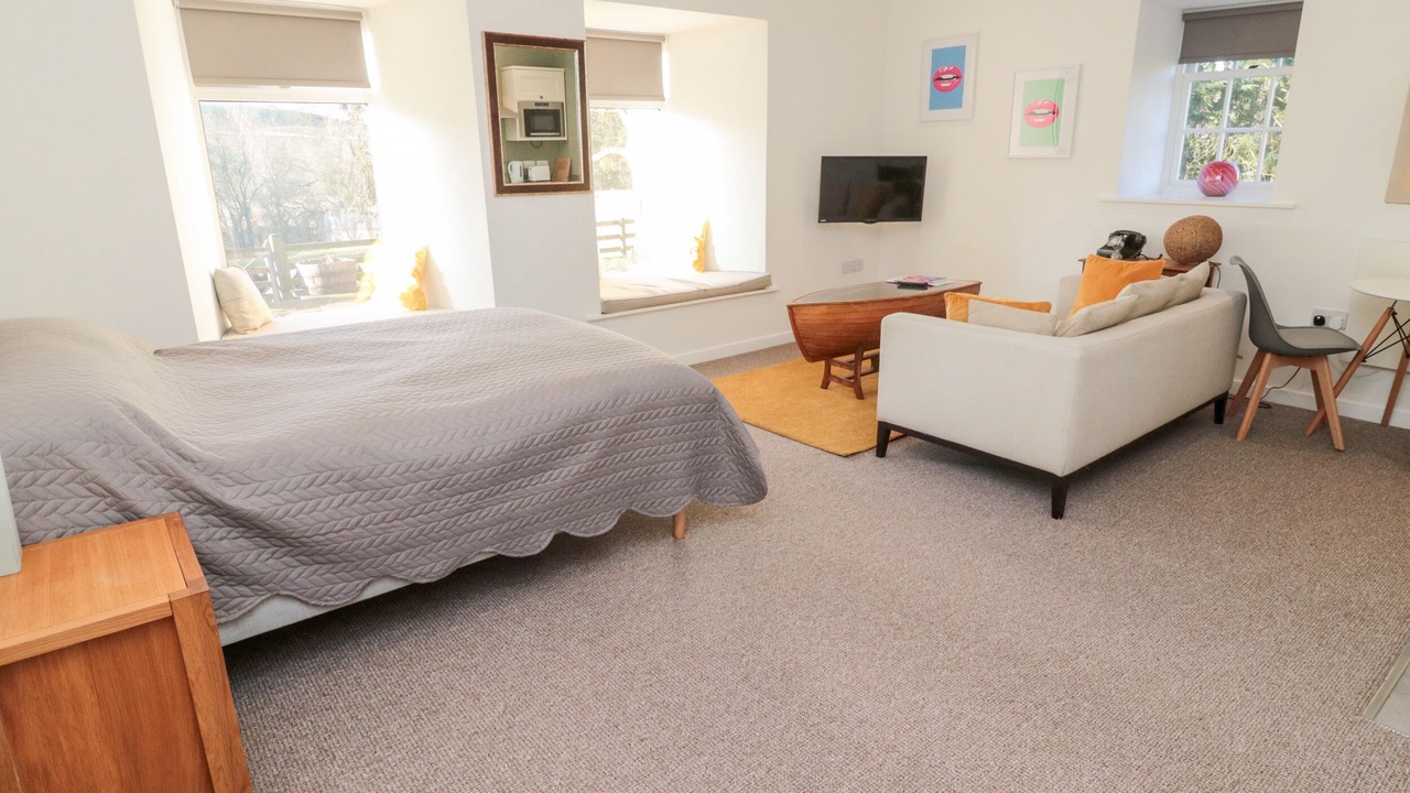 Photo of Others in Ford