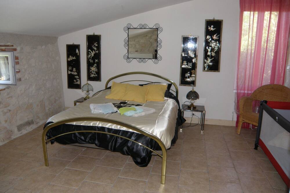 Photo of Bedroom in Saint-Vite