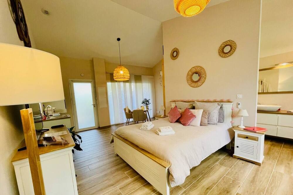 Photo of Bedroom in Uchaux